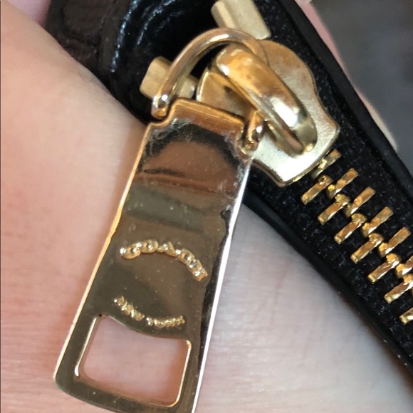 Black coach purse - Picture 7 of 7